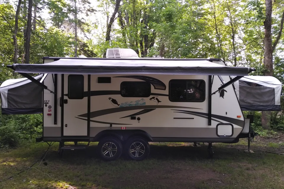 Jayco Jay Feather Hybrid