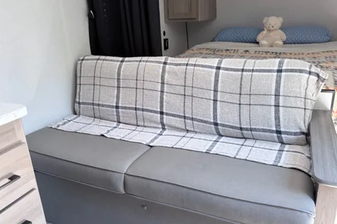 Aaron's Keystone Coleman 23bwe Travel Trailer