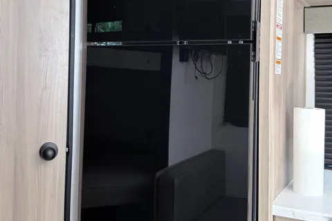 Aaron's Keystone Coleman 23bwe Travel Trailer