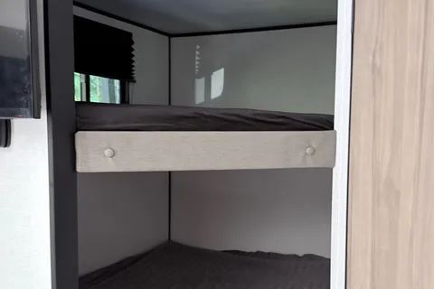 Aaron's Keystone Coleman 23bwe Travel Trailer