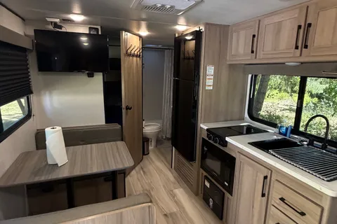 Aaron's Keystone Coleman 23bwe Travel Trailer