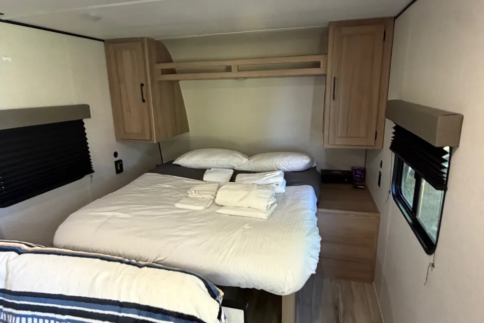 Aaron's Keystone Coleman 23bwe Travel Trailer