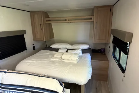 Aaron's Keystone Coleman 23bwe Travel Trailer