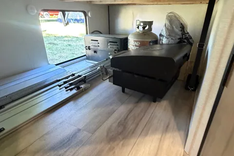 Aaron's Keystone Coleman 23bwe Travel Trailer