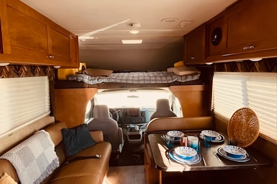 2018 Winnebago Minnie Winnie Series M-25B, by Lil and Gil