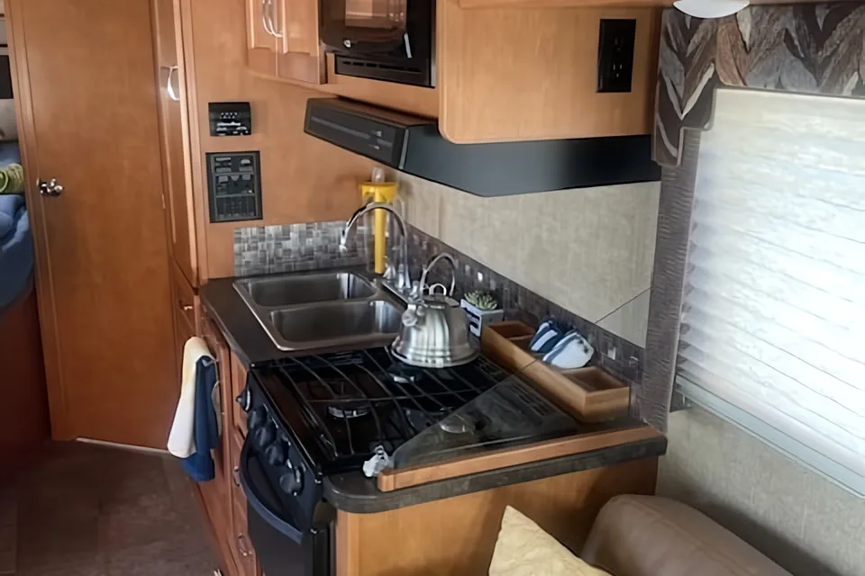 2018 Winnebago Minnie Winnie Series M-25B, by Lil and Gil