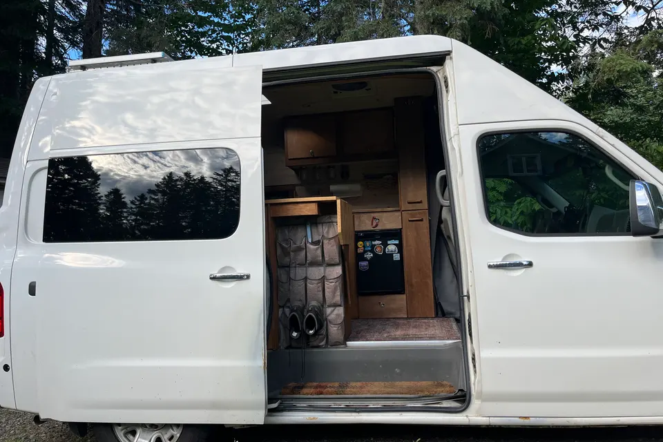 Nissan Nv 2500 Campervan