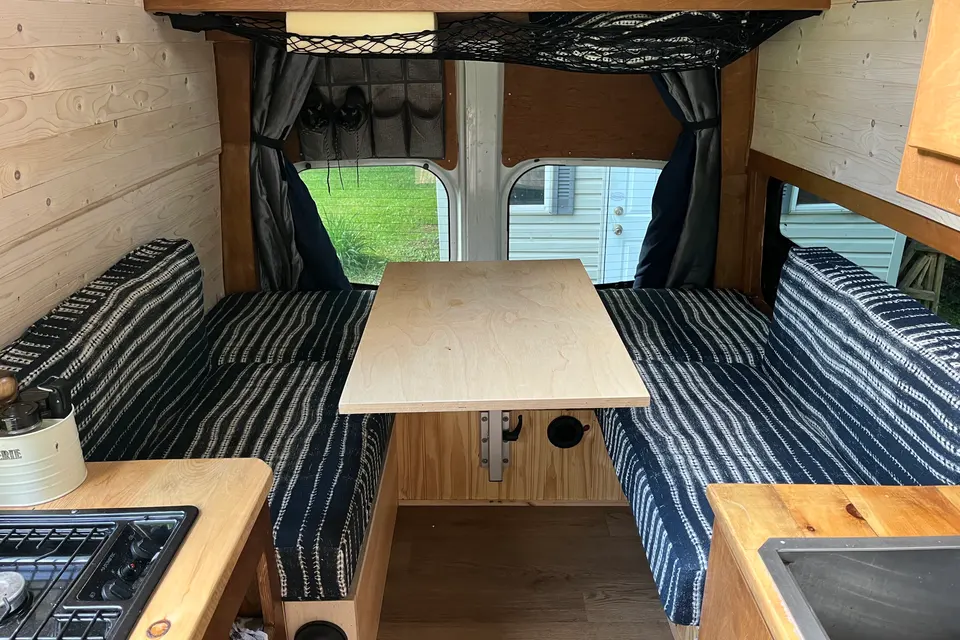 Nissan Nv 2500 Campervan