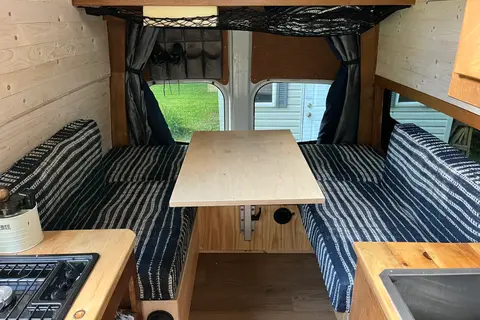 Nissan Nv 2500 Campervan