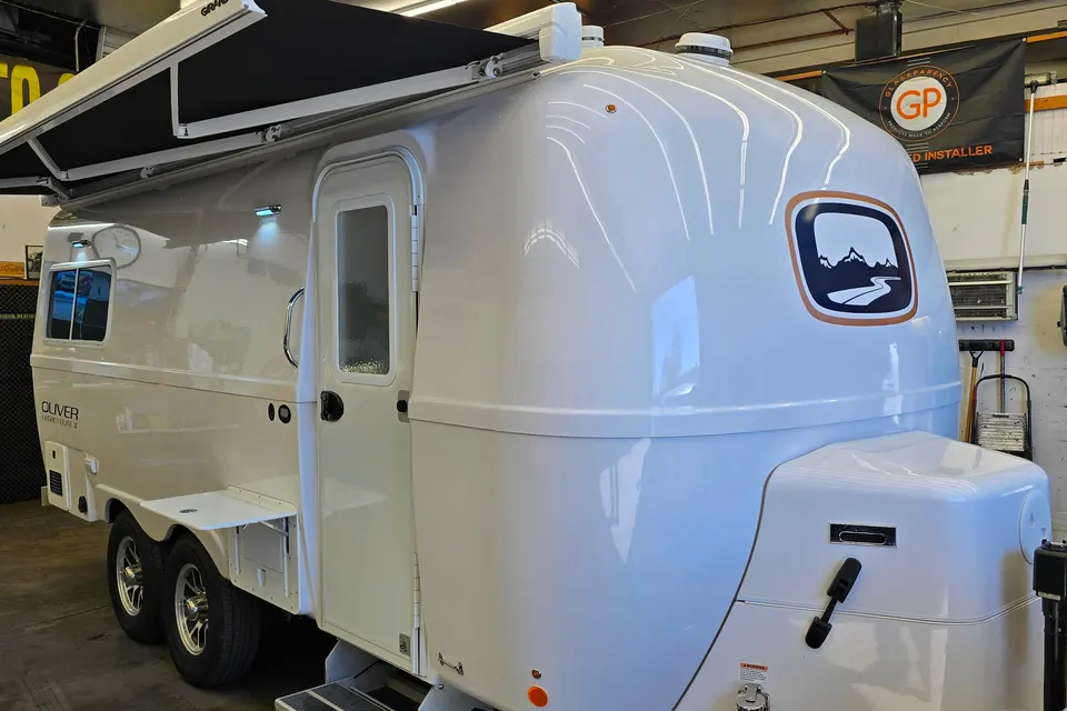Jacob's Oliver Legacy Elite 2 Platinum Travel Trailer