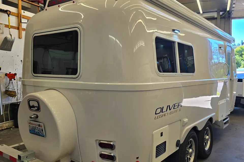 Jacob's Oliver Legacy Elite 2 Platinum Travel Trailer