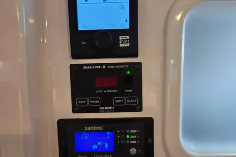 Jacob's Oliver Legacy Elite 2 Platinum Travel Trailer