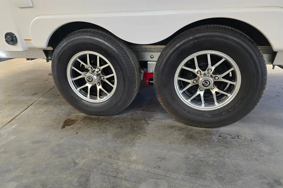 Jacob's Oliver Legacy Elite 2 Platinum Travel Trailer