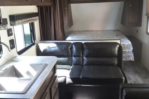 Dale's Starcraft Autumn ridge Travel Trailer