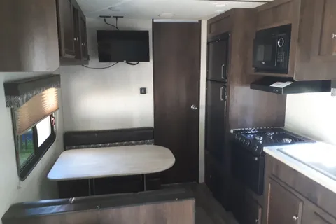 Dale's Starcraft Autumn ridge Travel Trailer