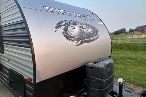 2023 Cherokee Grey Wolf