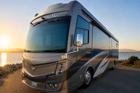 💜 Discovery Pie 💜 Luxury Class A • Sleeps 9 • Full Living Area