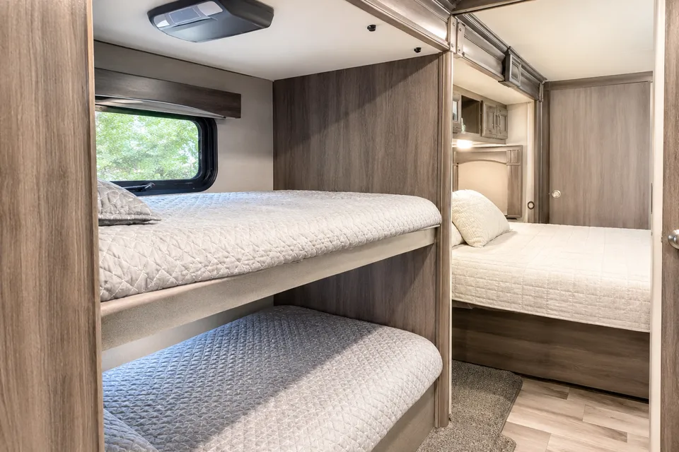 💜 Discovery Pie 💜 Luxury Class A • Sleeps 9 • Full Living Area