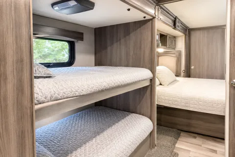 💜 Discovery Pie 💜 Luxury Class A • Sleeps 9 • Full Living Area