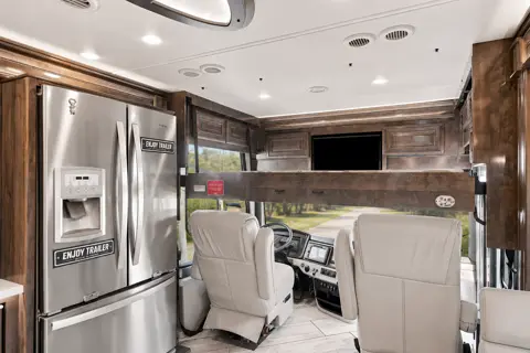 💜 Discovery Pie 💜 Luxury Class A • Sleeps 9 • Full Living Area