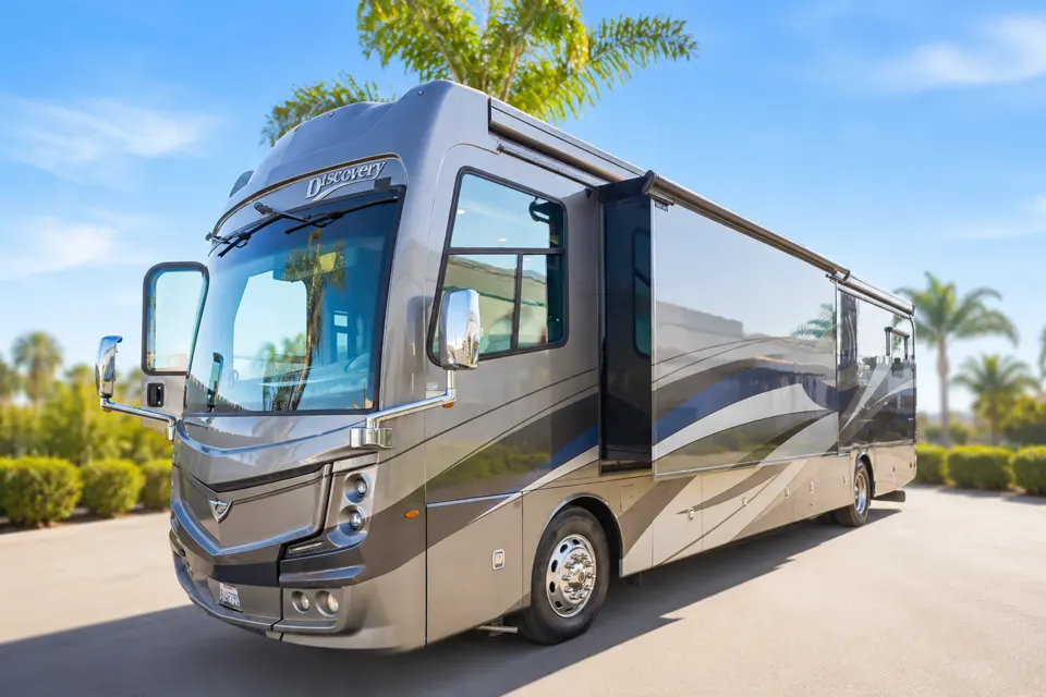 💜 Discovery Pie 💜 Luxury Class A • Sleeps 9 • Full Living Area