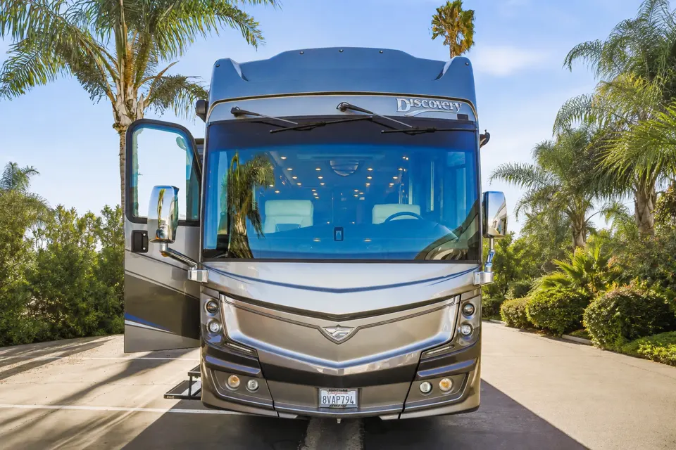 💜 Discovery Pie 💜 Luxury Class A • Sleeps 9 • Full Living Area