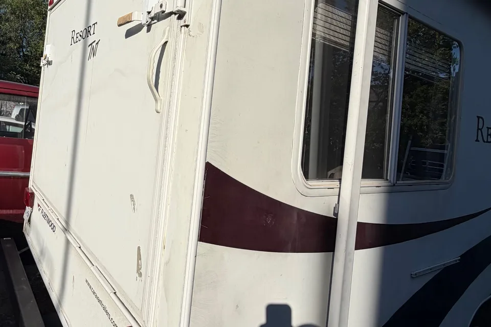 trent's Fleetwood Resort tnt Hybrid