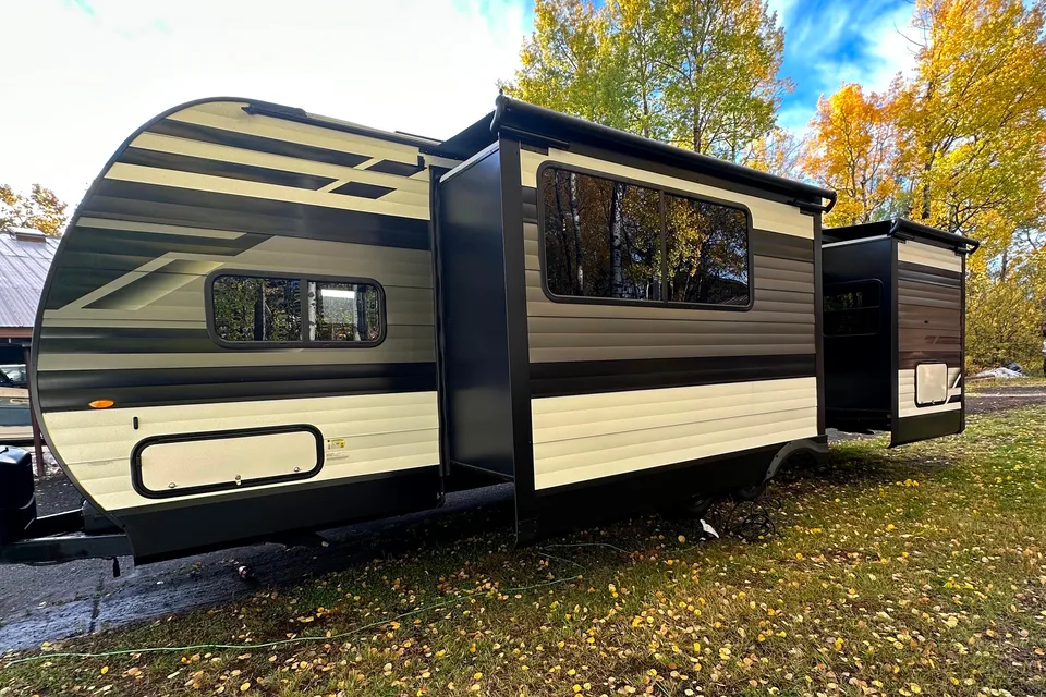 Brand New 2023 Grand Design Unit 2