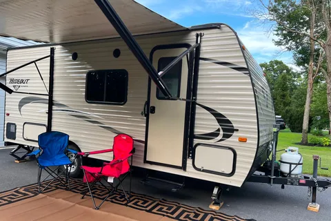 Ron and Joanne’s Keystone Hideout Single Axle 185LHS Travel Trailer