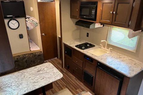 Ron and Joanne’s Keystone Hideout Single Axle 185LHS Travel Trailer