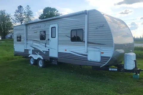 Benjamin 's Revere 27 bunk house  Travel Trailer