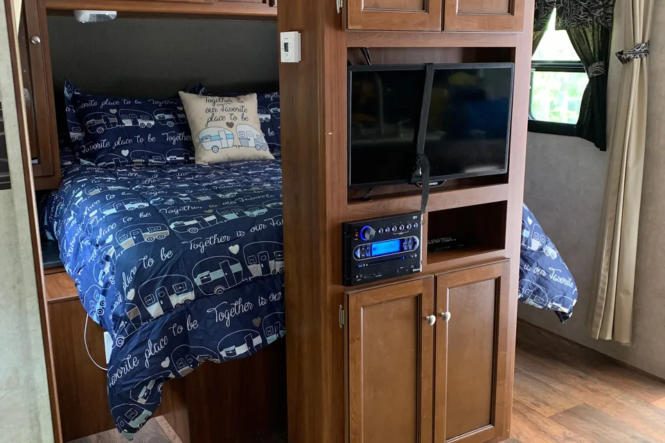 Keystone 272BHS Travel Trailer