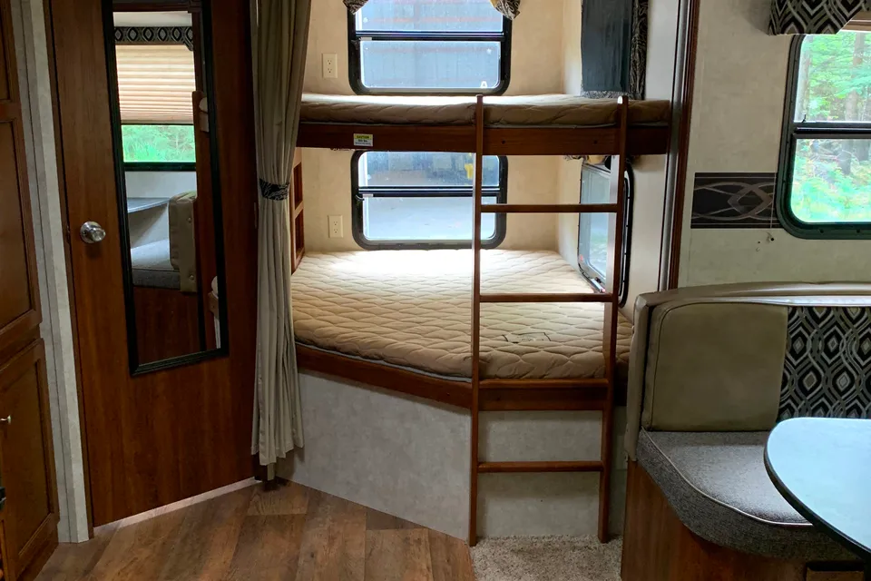 Keystone 272BHS Travel Trailer