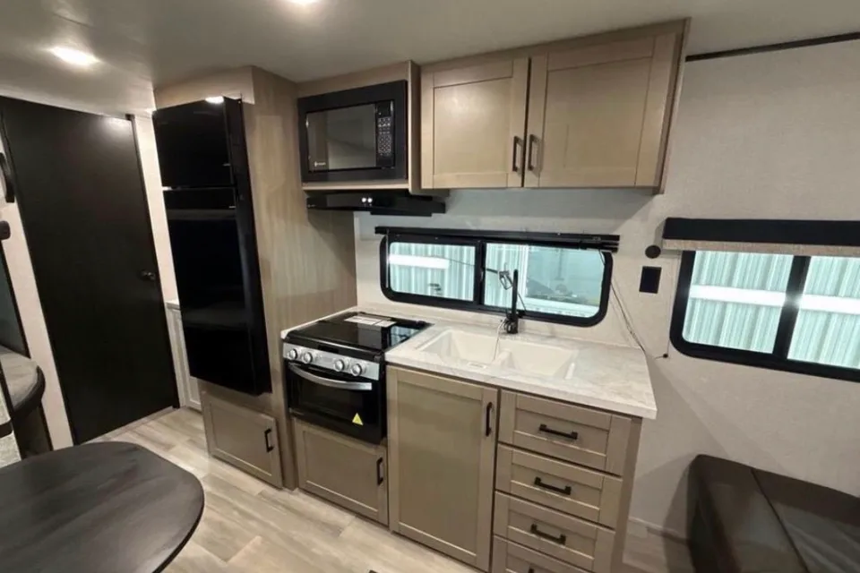 Ryan's Heartland Prowler 2600BH Travel Trailer