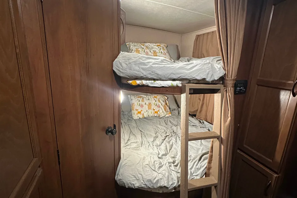Spacious Tahoe Bunkhouse *Festival Friendly