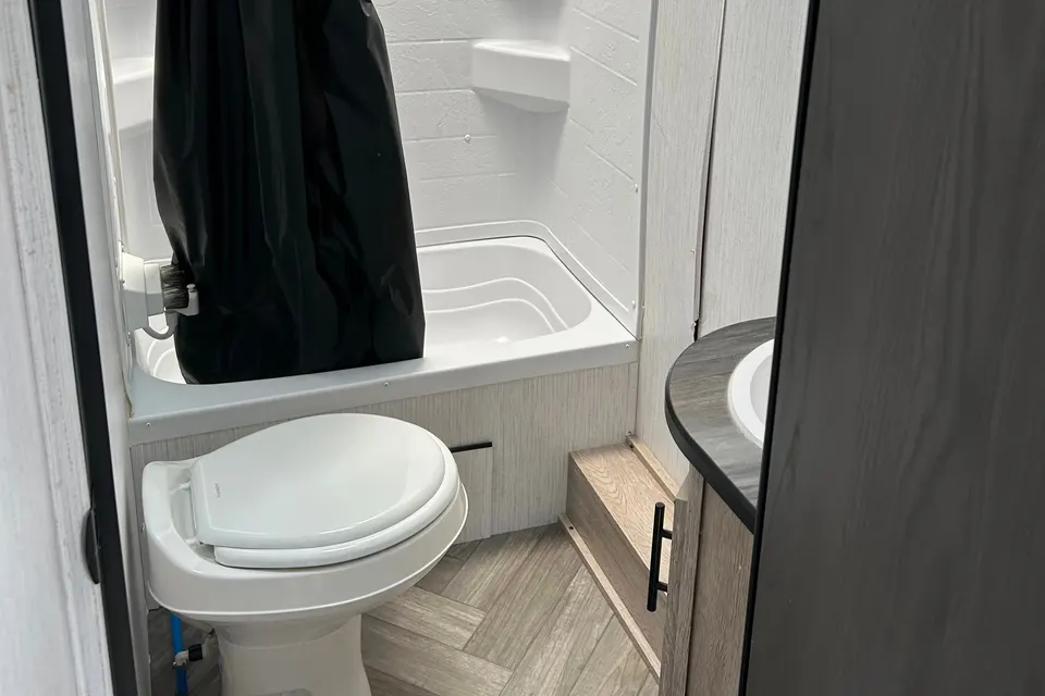 Rebecca's Heartland Prowler BR271 Travel Trailer
