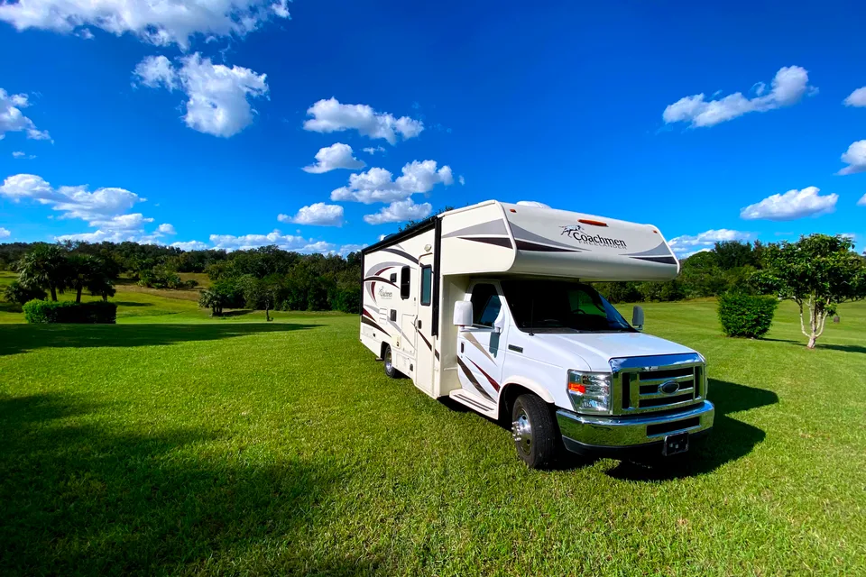 “Free Bird” Coachmen Freelander Class C