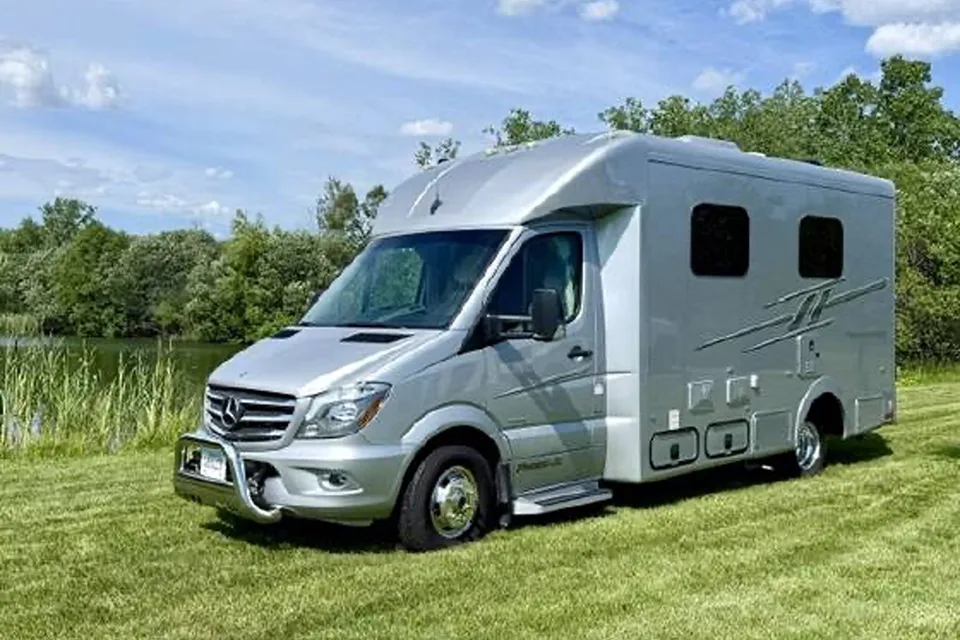 Natasha's Pleasure-Way Plateau XL Class B