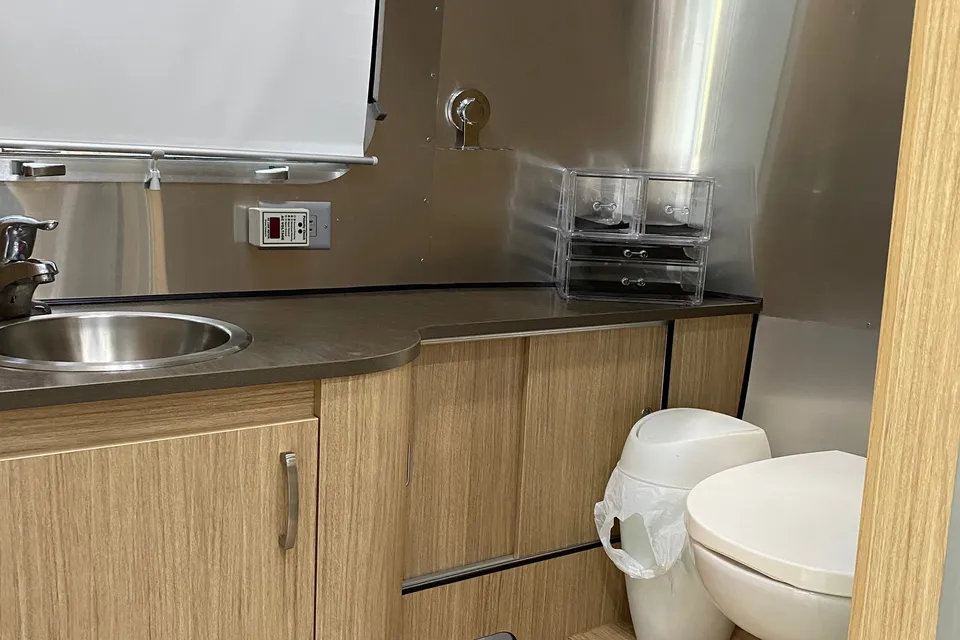 Justin's Airstream Flying Cloud Travel Trailer