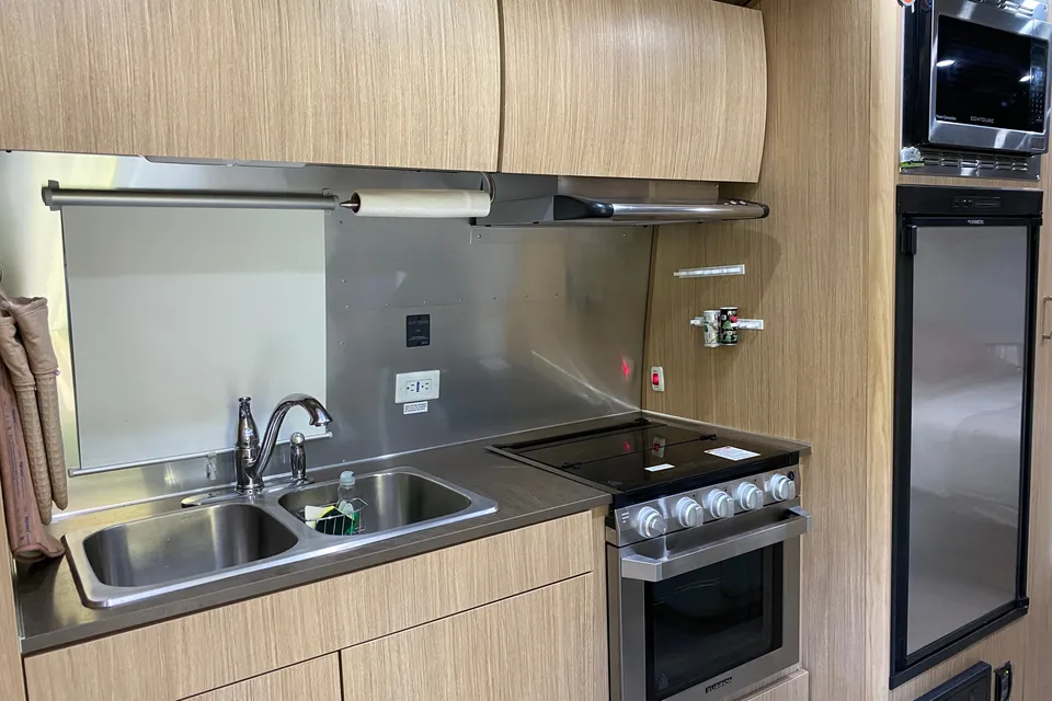 Justin's Airstream Flying Cloud Travel Trailer