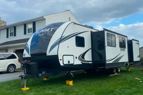King Camper for Kids & Furry Friends