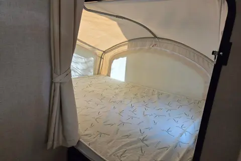 Family Trailer KZ Escape 3 Tip Out Hybrid