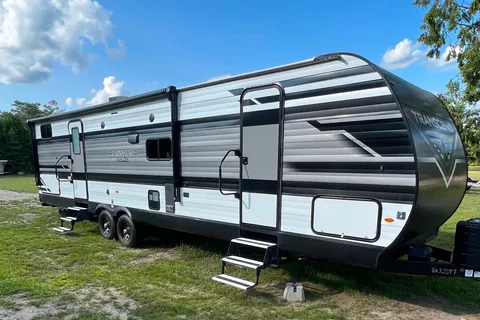 Brandon’s  2022 Grand Design Transcend Xplor 321BH  