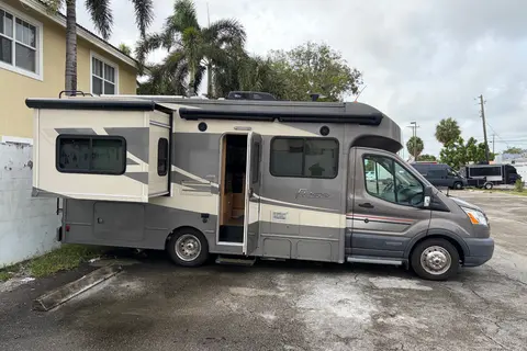 Chuck's Winnebago Fuse Class C