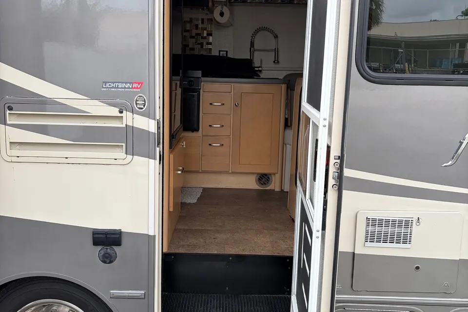 Chuck's Winnebago Fuse Class C