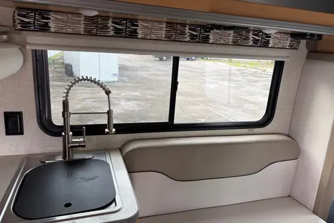 Chuck's Winnebago Fuse Class C