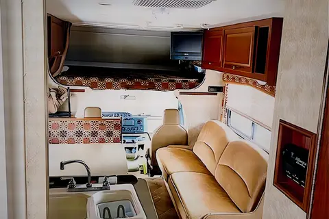 Maurice / Winnebago Access 29t