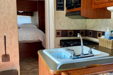 Maurice / Winnebago Access 29t