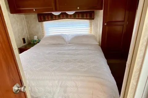 Maurice / Winnebago Access 29t