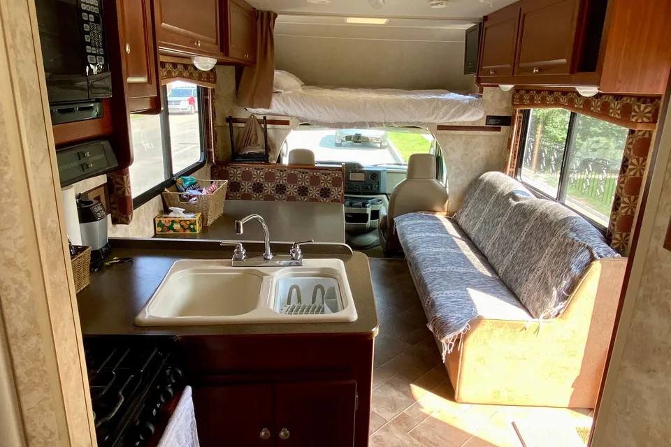 Maurice / Winnebago Access 29t